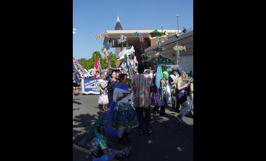 parade 8